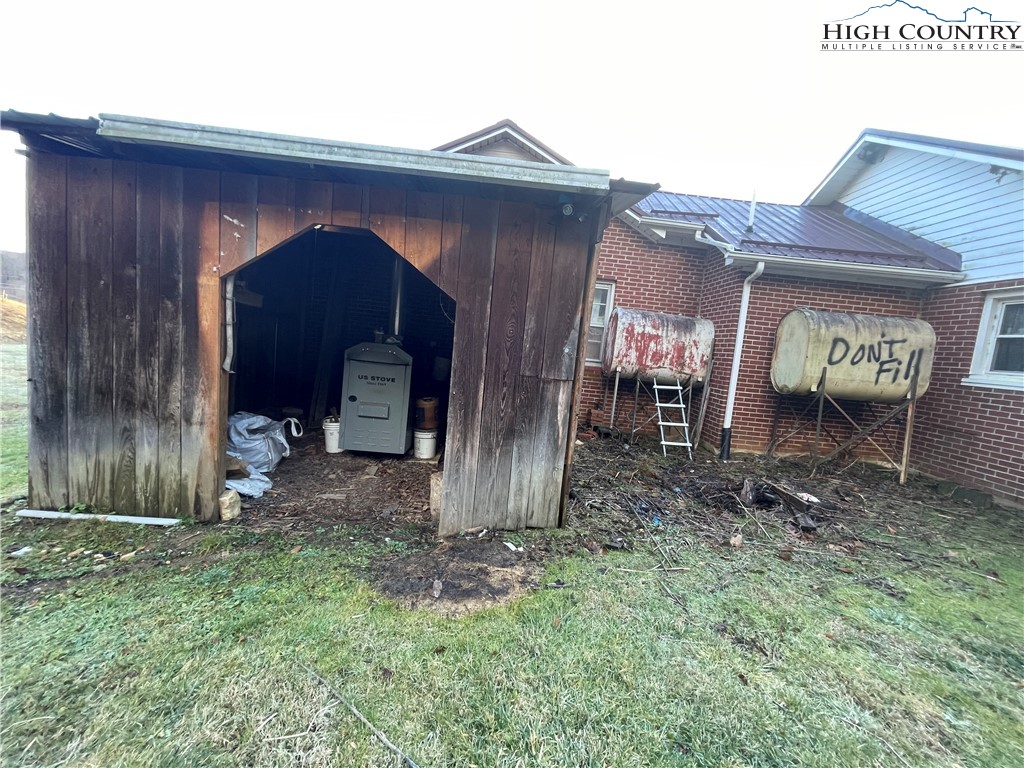 906 3 Top Road Creston, NC 28615 - Photo 28 of 37 Gallery Image 28