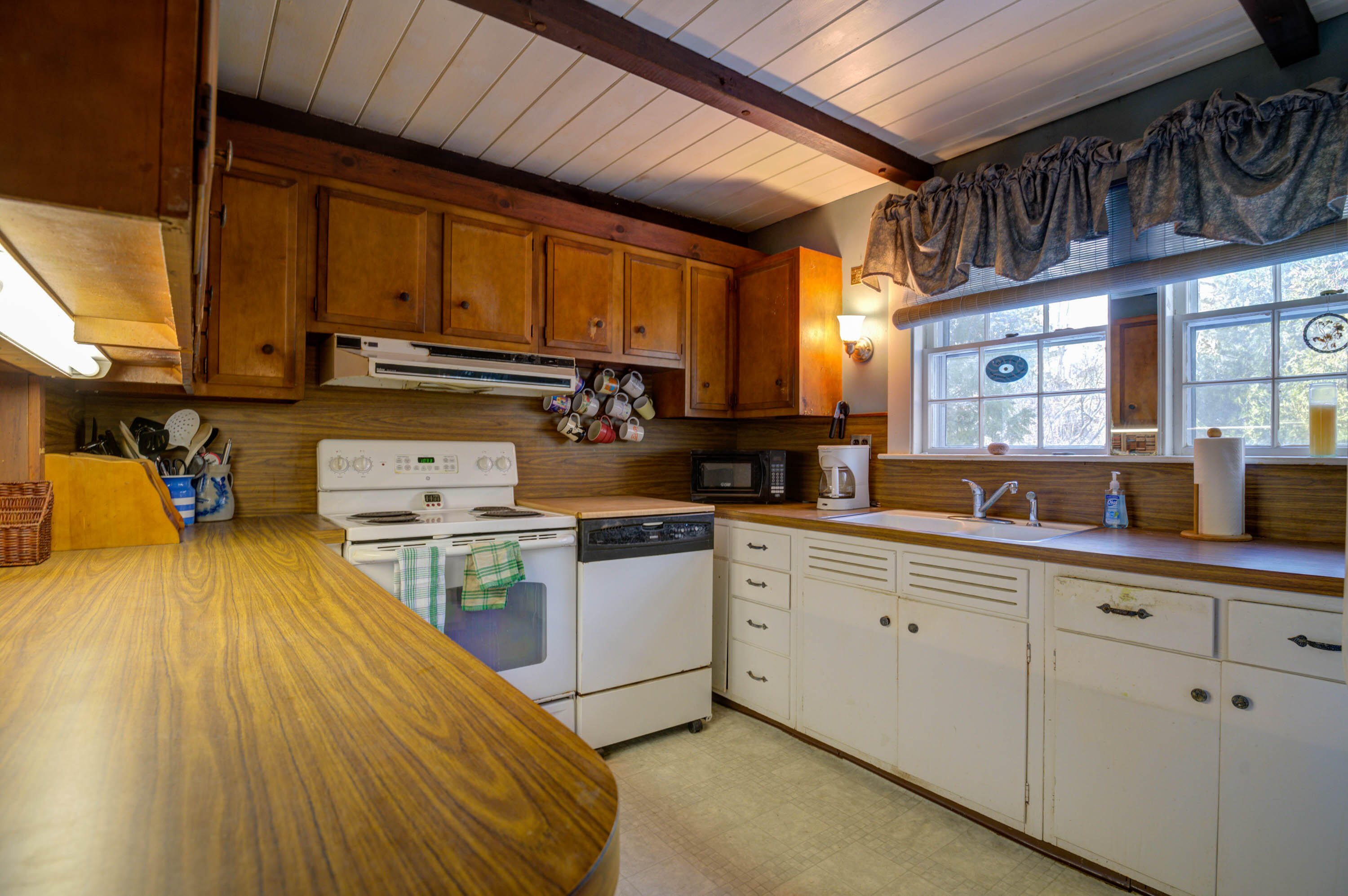 23 Pine Hill Road North Cape Neddick, ME 03902 - Photo 9 of 36 pic-13
