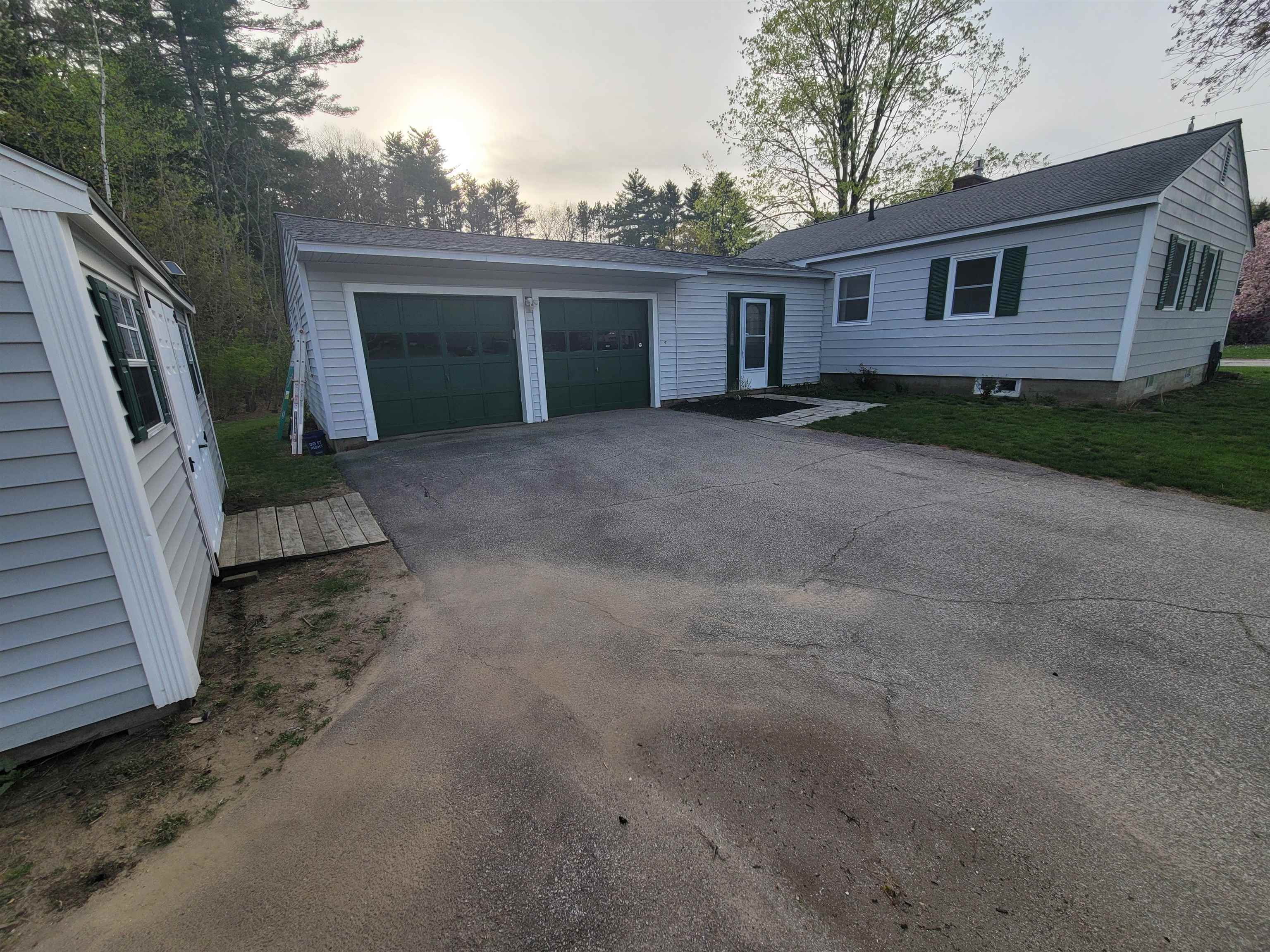 11 Rundlett Street Concord, NH 03301 - Photo 3 of 28 Gallery Image 3