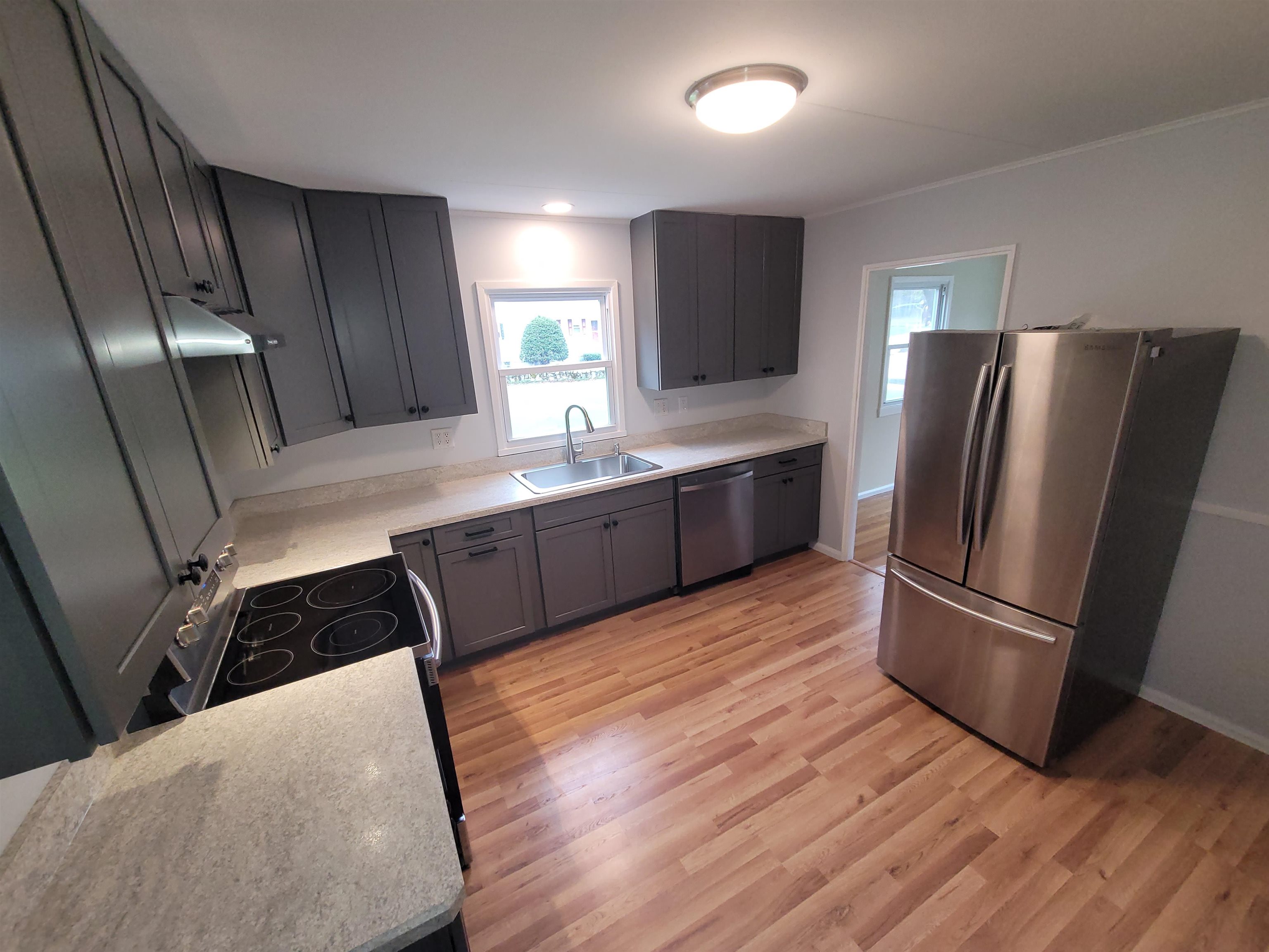 11 Rundlett Street Concord, NH 03301 - Photo 7 of 28 Gallery Image 7