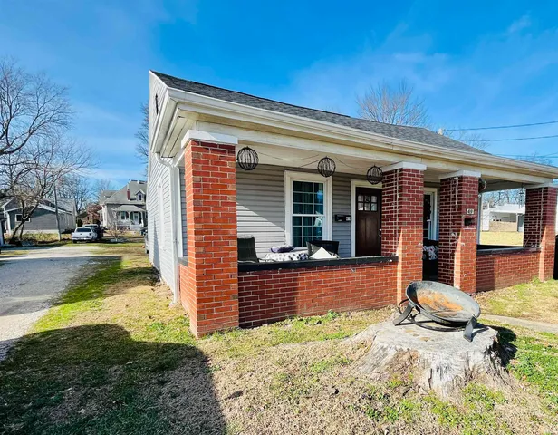 $130,000 | 419 South 3rd Street, Boonville, IN 47601