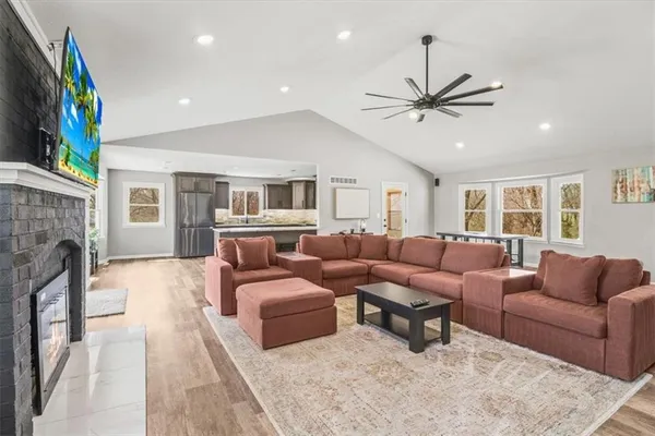 $700,000 | 12425 Northern Avenue, Liberty, MO 64068