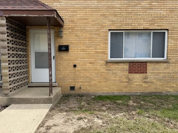 $2,350 | 2173 171st Street, Hazel Crest, IL 60429