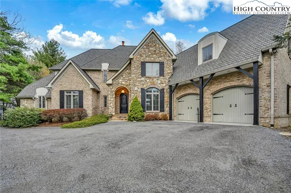 $1,645,000 | 164 St Andrews Drive, Thurmond, NC 28683