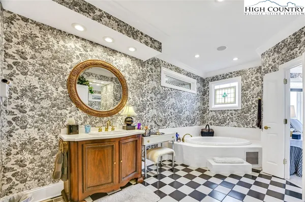 $1,645,000 | 164 St Andrews Drive, Thurmond, NC 28683