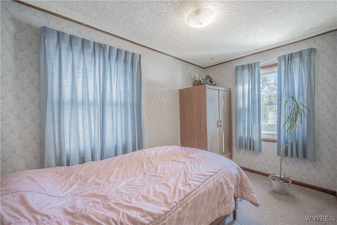 6107 Shawnee Road Wheatfield, NY 14132 - Photo 12 of 48