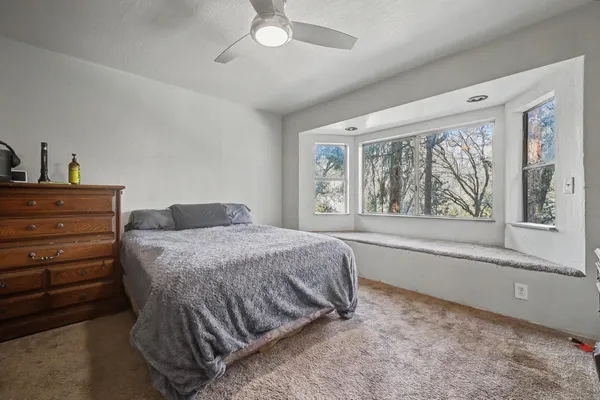 a view of empty room with window