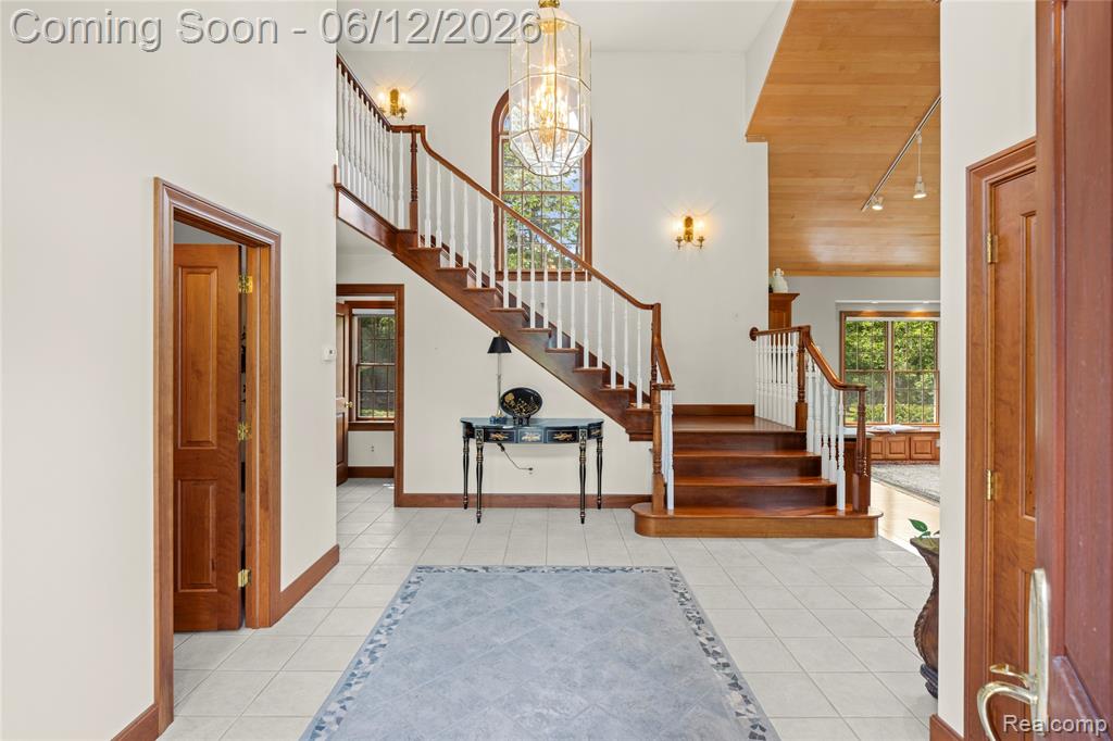 905 Spring Drive Northville, MI 48167 - Photo 13 of 98