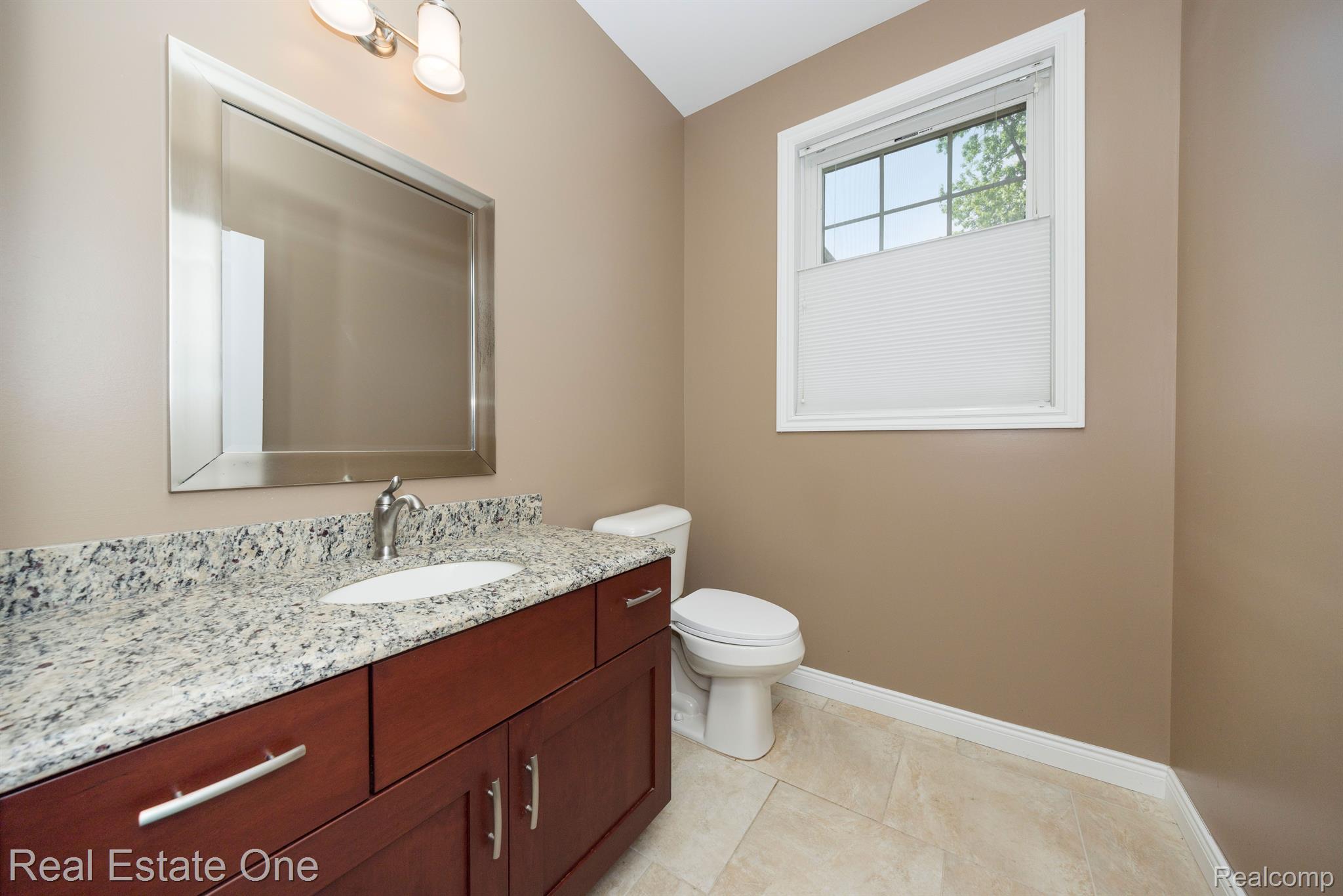 630 Lockmoore Court Rochester, MI 48307 - Photo 20 of 65 Gallery Image 20