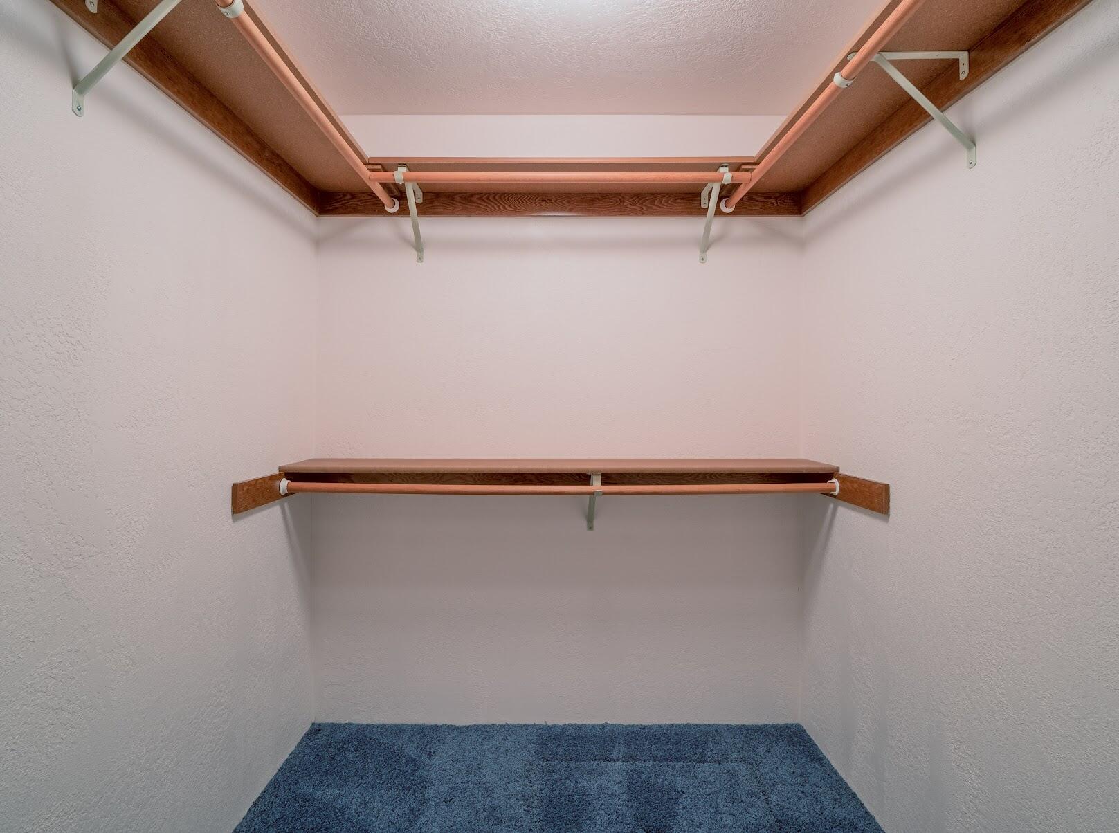 2629 Roberts Road Medford, OR 97504 - Photo 17 of 35 Master Closet 1