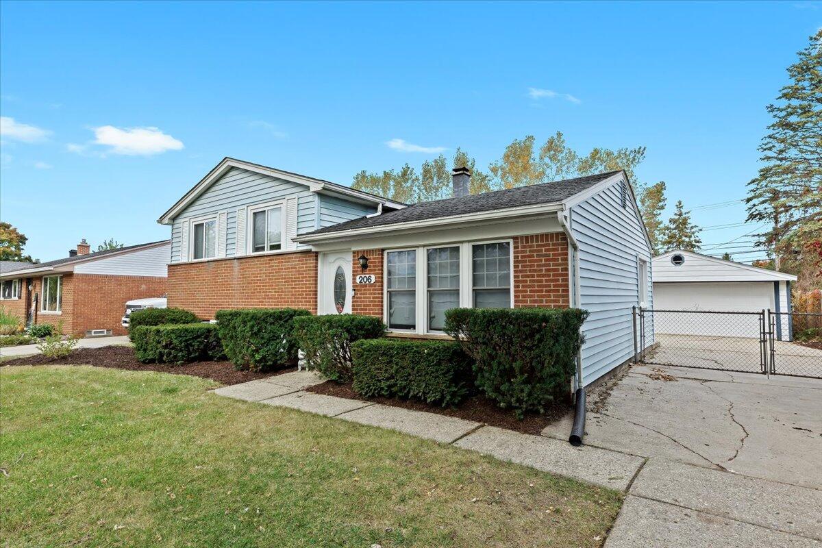 206 Harvard South Lyon, MI 48178 - Photo 3 of 25 03-3
