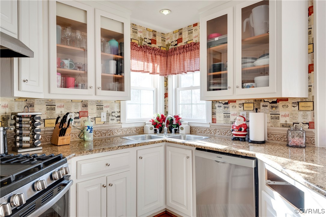 14055 Princess Mary Road Chesterfield, VA 23838 - Photo 12 of 41 Kitchen featuring light stone countertops, stainle