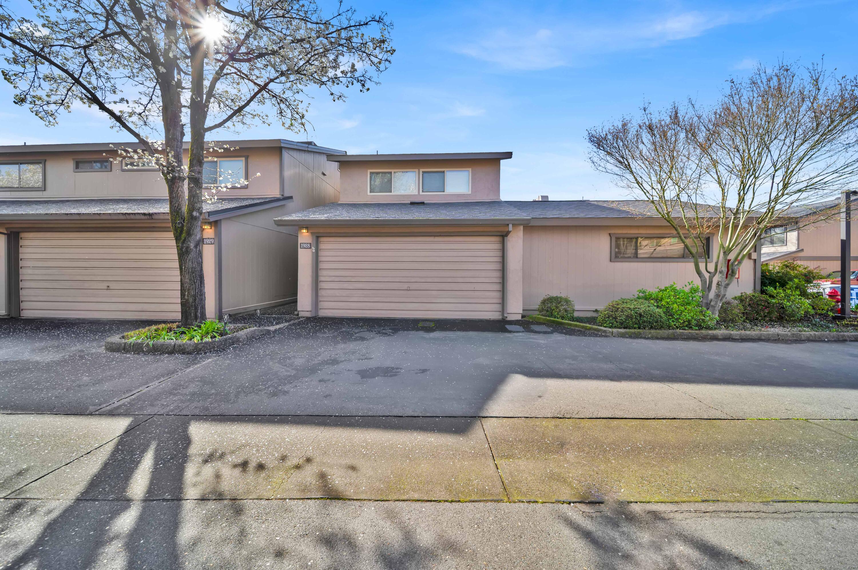 1928 Bechelli Lane Redding, CA 96002 - Photo 2 of 62 a front view of a house