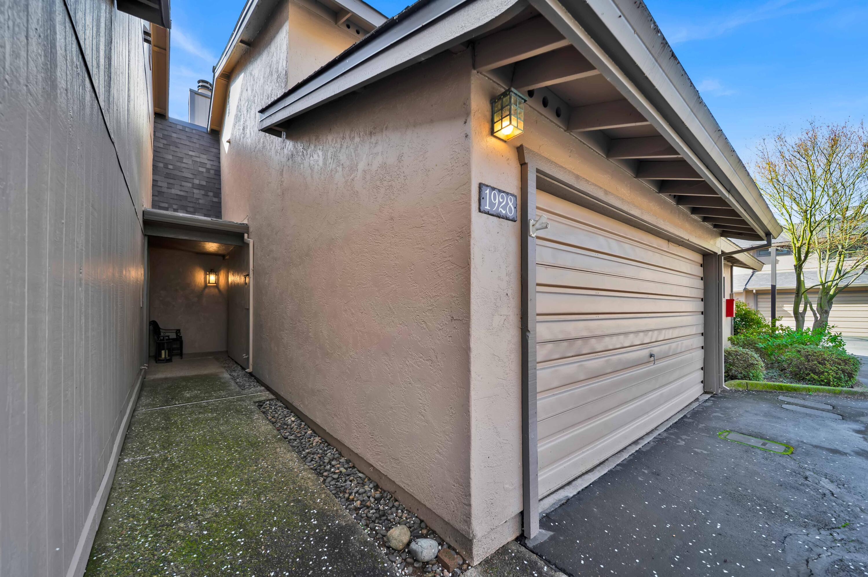 1928 Bechelli Lane Redding, CA 96002 - Photo 3 of 62 Redding-Real-Estate-Photography-11