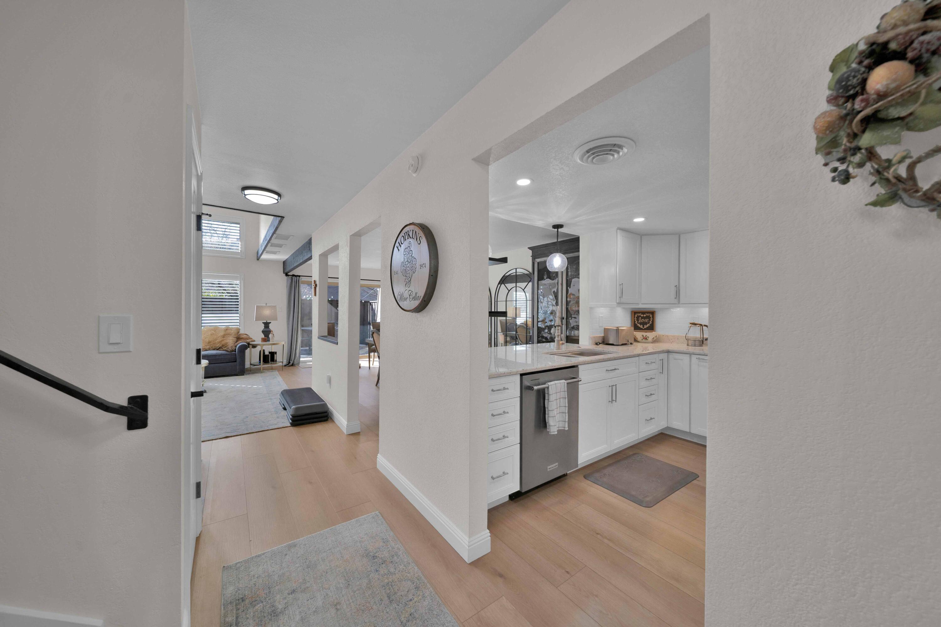 1928 Bechelli Lane Redding, CA 96002 - Photo 5 of 62 Redding-Real-Estate-Photography-22