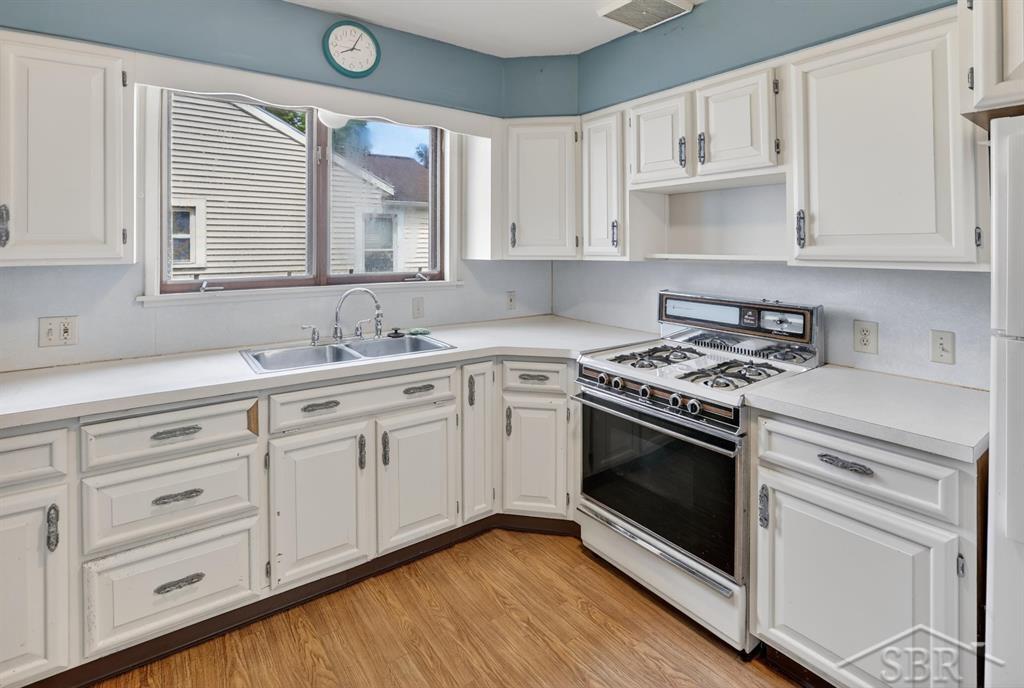 602 South Hampton Street Bay City, MI 48708 - Photo 7 of 20