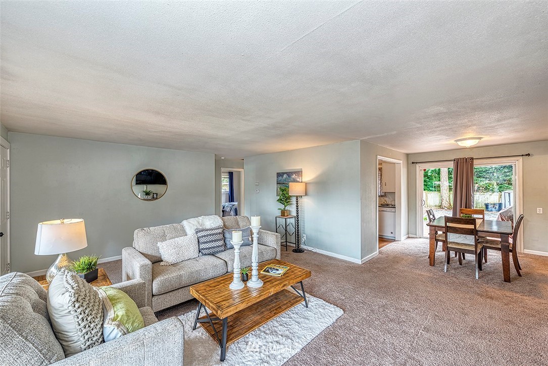 612 Edmonds Way Edmonds, WA 98020 - Photo 4 of 14 Gallery Image 4