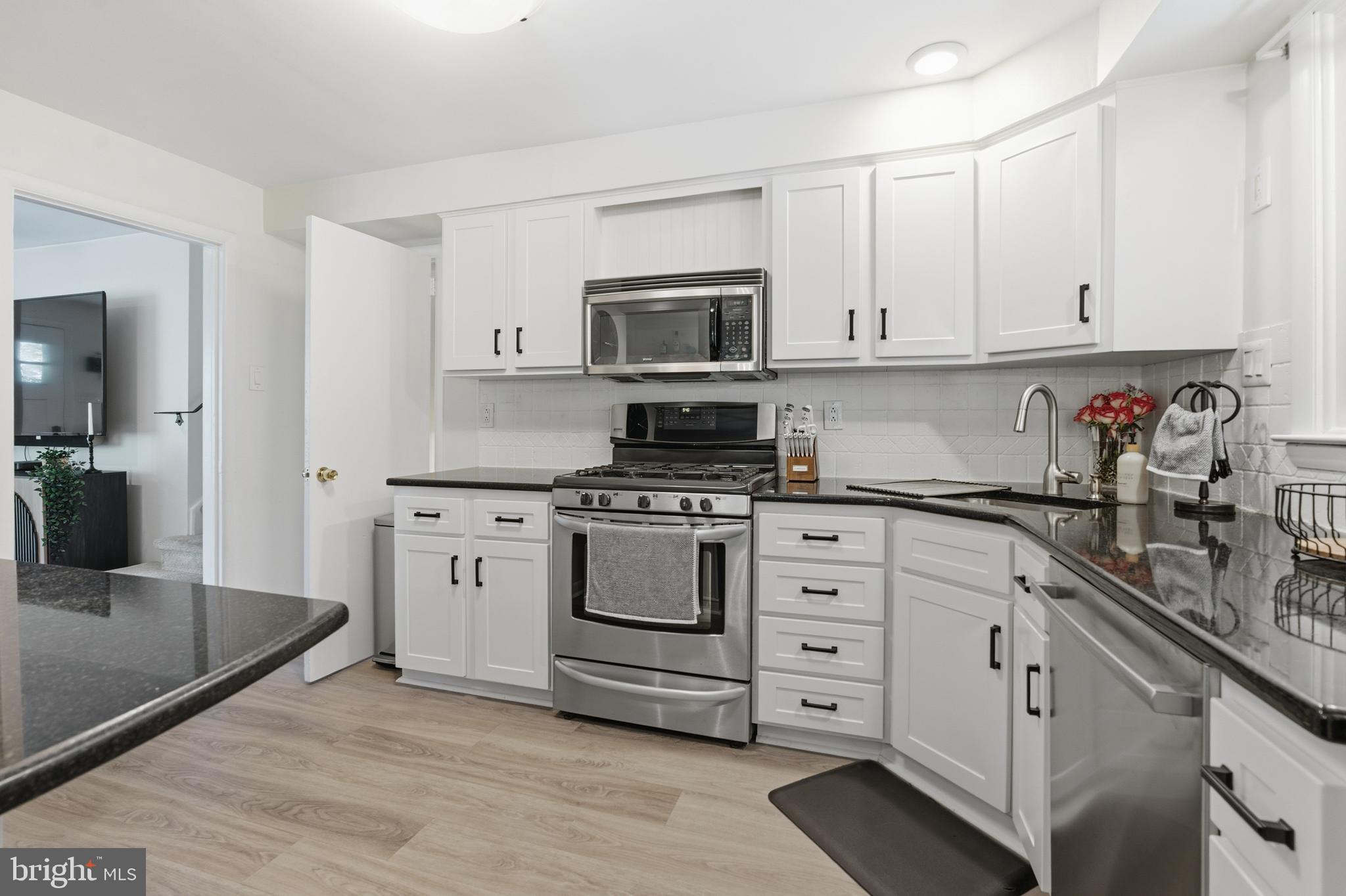 582 Forest Road Wayne, PA 19087 - Photo 17 of 44