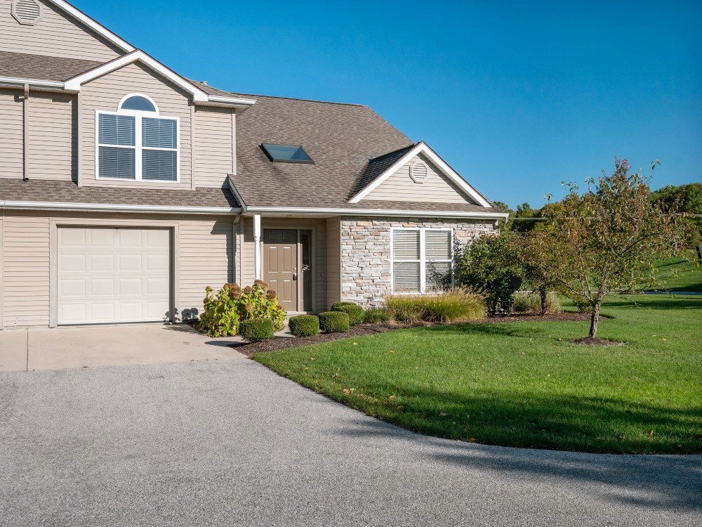 10123 Oak Trail Road Fort Wayne, IN 46825 - Photo 1 of 25