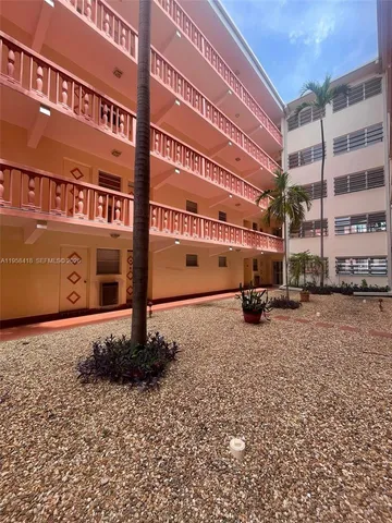 $1,575 | 215 Southeast 3rd Avenue, Unit 103C, Hallandale Beach, FL 33009