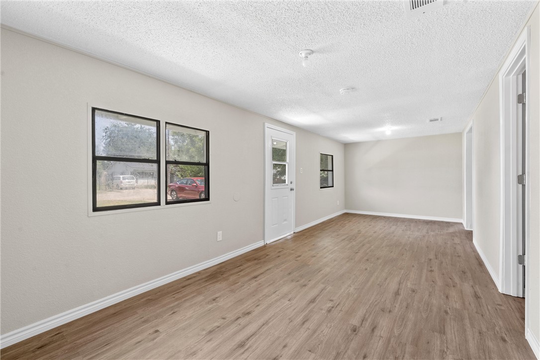 214 Calvery Street Waco, TX 76705 - Photo 3 of 14