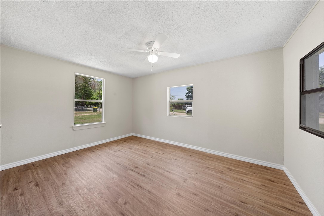 214 Calvery Street Waco, TX 76705 - Photo 8 of 14