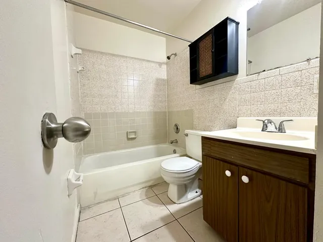 $1,400 | 300 20th Street, Unit 5, West Palm Beach, FL 33407