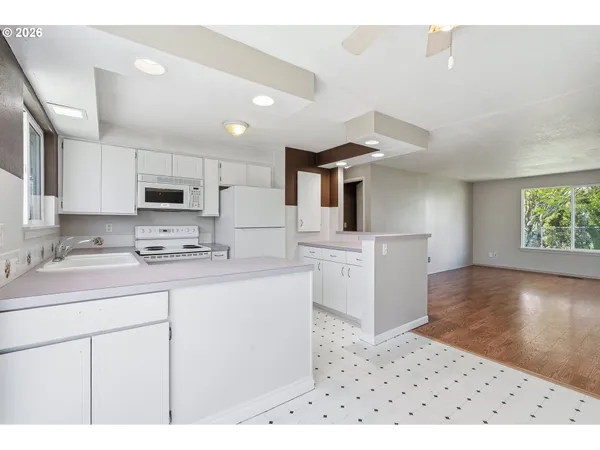 $519,000 | 1137-1139 Southwest Fox Court, Troutdale, OR 97060