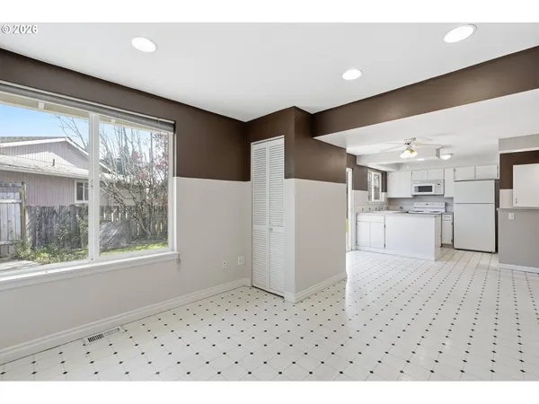 $519,000 | 1137-1139 Southwest Fox Court, Troutdale, OR 97060