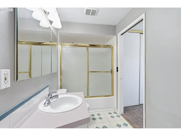 $519,000 | 1137-1139 Southwest Fox Court, Troutdale, OR 97060