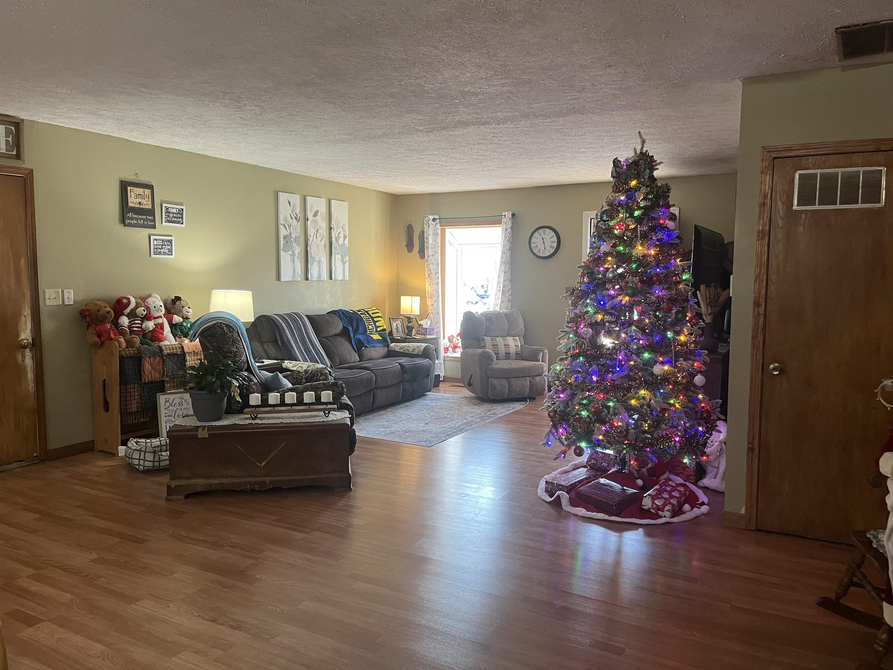 8049 South Federal Road Shepherd, MI 48883 - Photo 5 of 22 Gallery Image 5