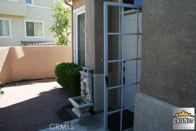 25712 Holiday Circle, Unit A Stevenson Ranch, CA 91381 - Photo 7 of 24