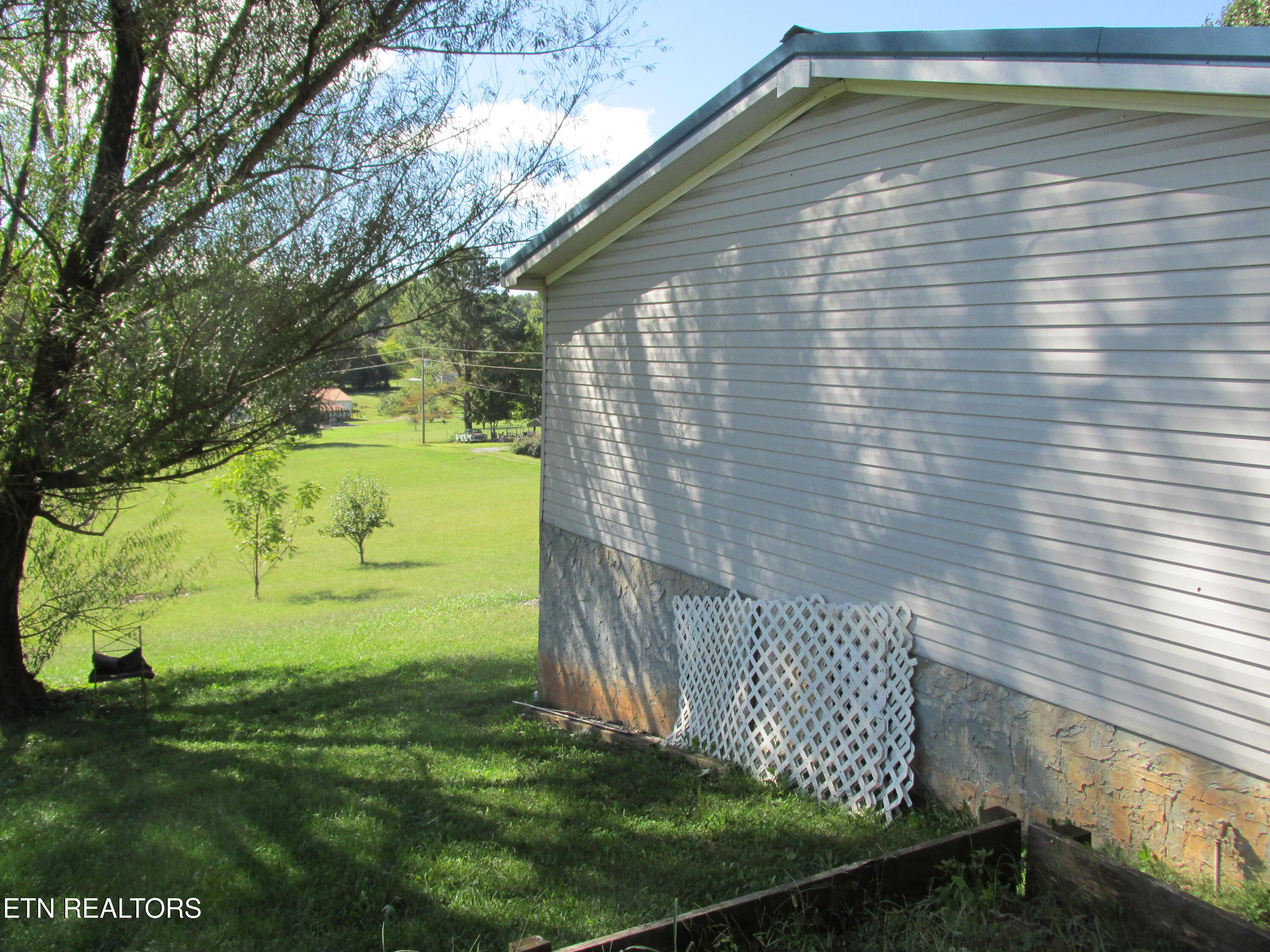 234 Scenic View Road Madisonville, TN 37354 - Photo 23 of 24 IMG_5483