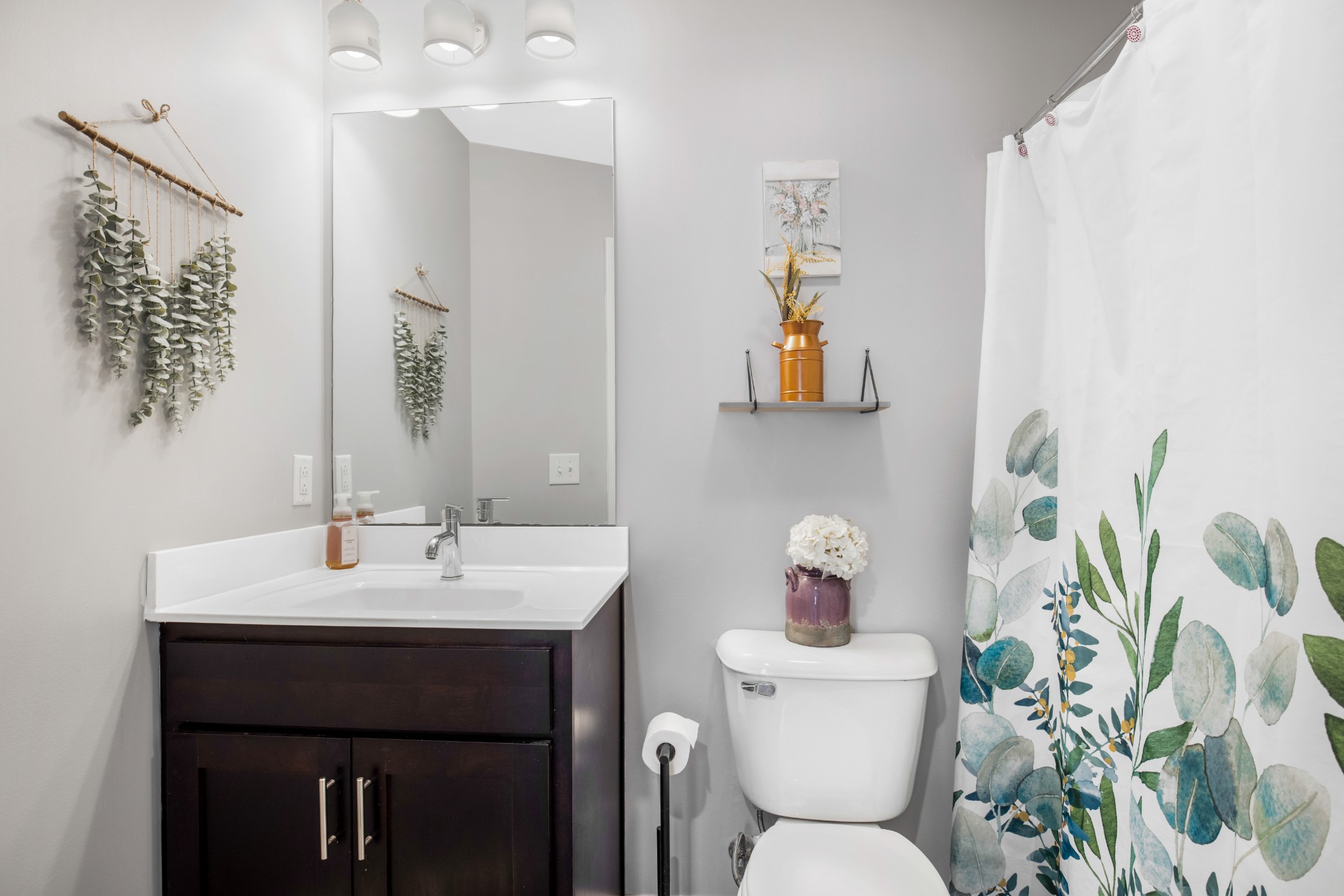 123 Sage Drive Springfield, TN 37172 - Photo 15 of 18 a bathroom with a sink mirror and toilet