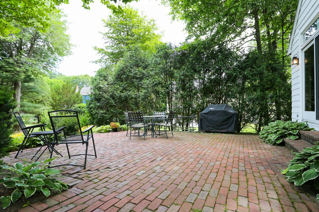 116 Arch Street Needham, MA 02492 - Photo 3 of 27 Gallery Image 3