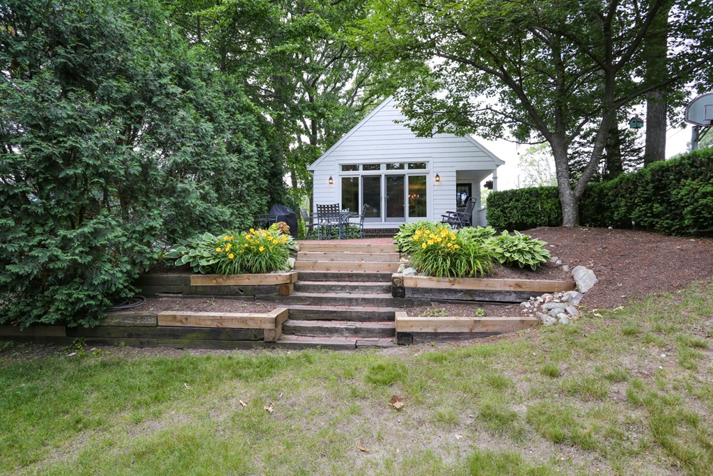 116 Arch Street Needham, MA 02492 - Photo 4 of 27 Gallery Image 4