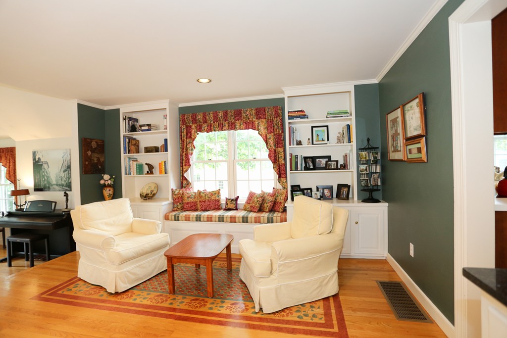 116 Arch Street Needham, MA 02492 - Photo 7 of 27 Gallery Image 7