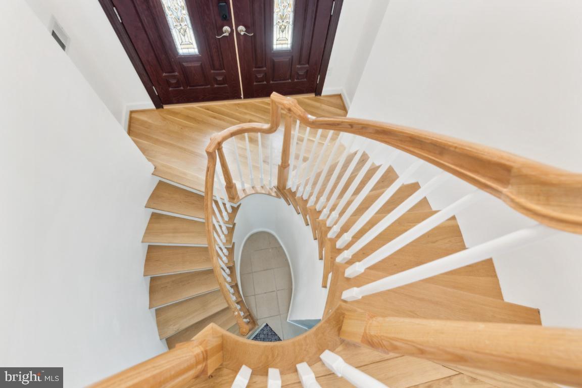 11213 Oakwood Drive Dunkirk, MD 20754 - Photo 5 of 48 a view of entryway