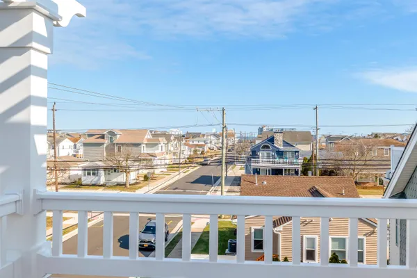 $2,324,900 | 120 East Syracuse Avenue, Wildwood Crest, NJ 08260