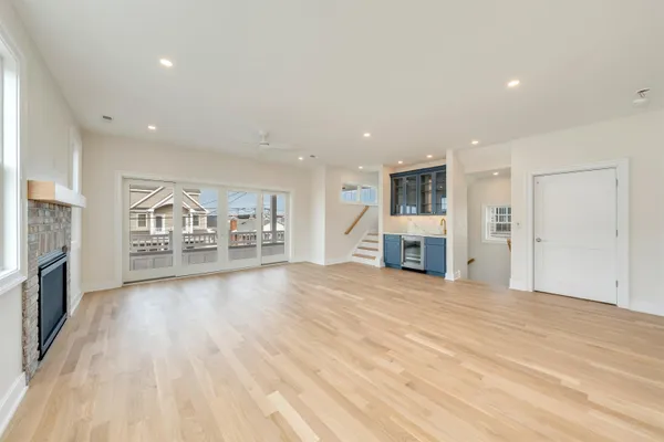 $2,324,900 | 120 East Syracuse Avenue, Wildwood Crest, NJ 08260