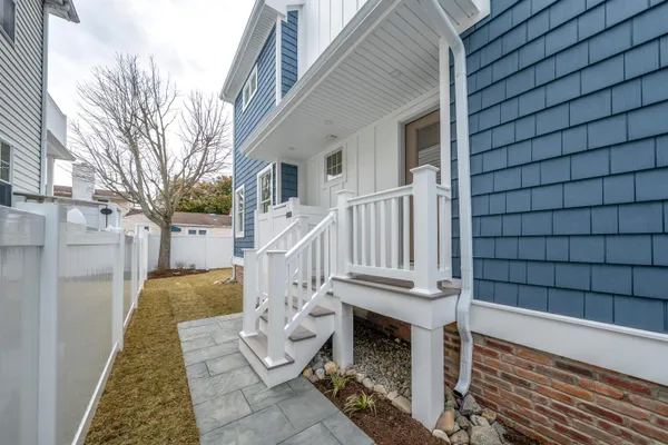 $2,324,900 | 120 East Syracuse Avenue, Wildwood Crest, NJ 08260