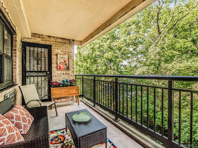 $230,000 | 505 Central Avenue, Unit 618, White Plains, NY 10606