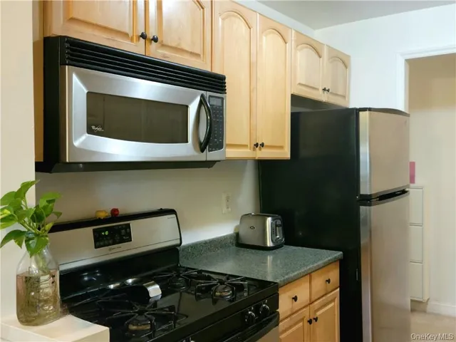 $230,000 | 505 Central Avenue, Unit 618, White Plains, NY 10606