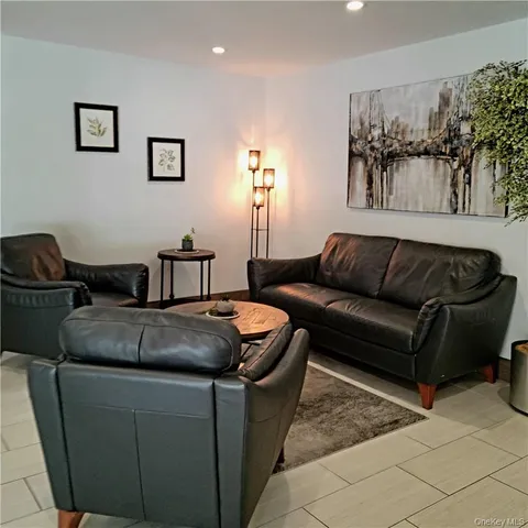 $230,000 | 505 Central Avenue, Unit 618, White Plains, NY 10606