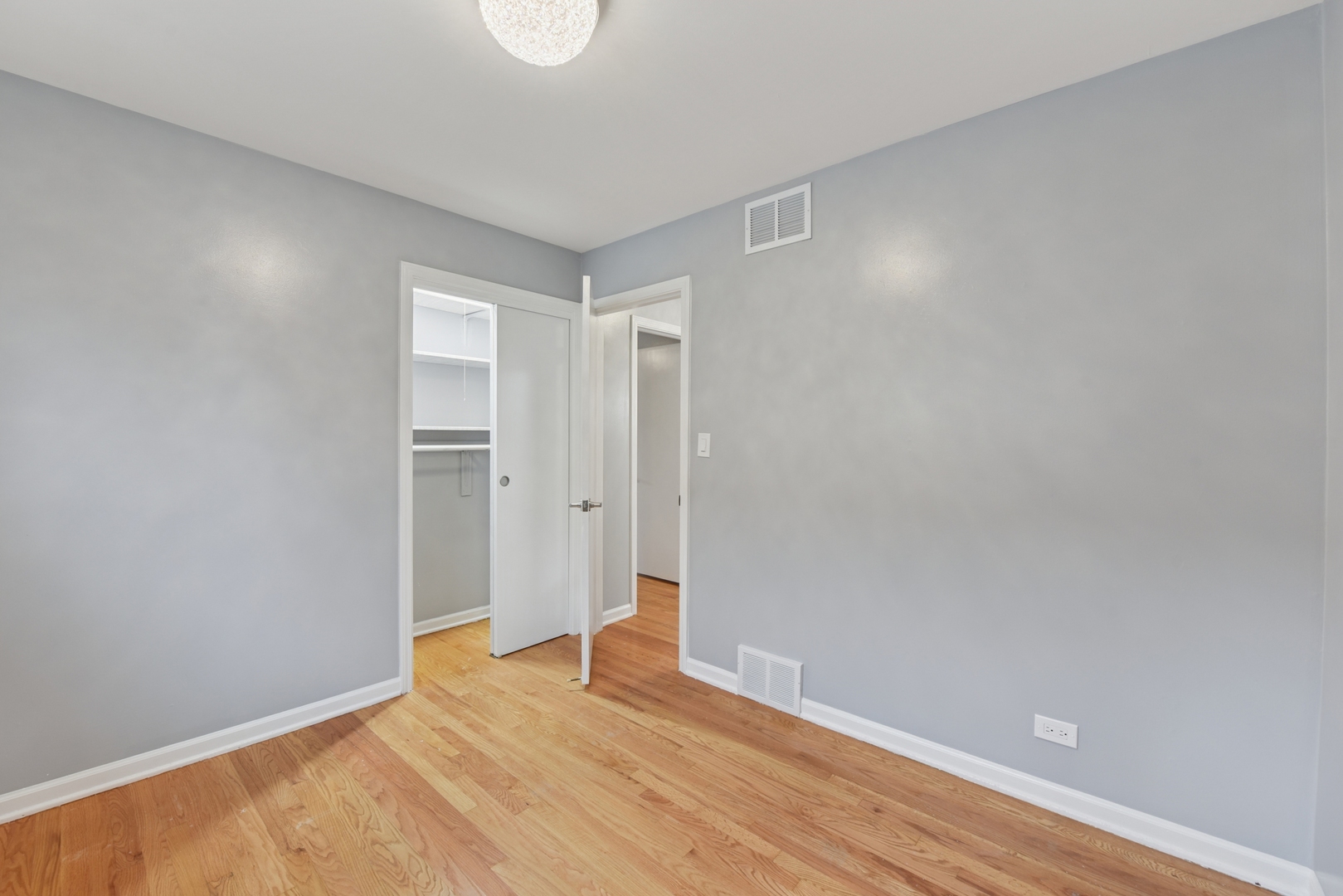 5829 Madison Street Morton Grove, IL 60053 - Photo 16 of 28 a view of an empty room