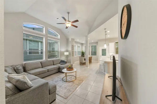 $299,995 | 324 North Spotted Fern Drive, Montgomery, TX 77316