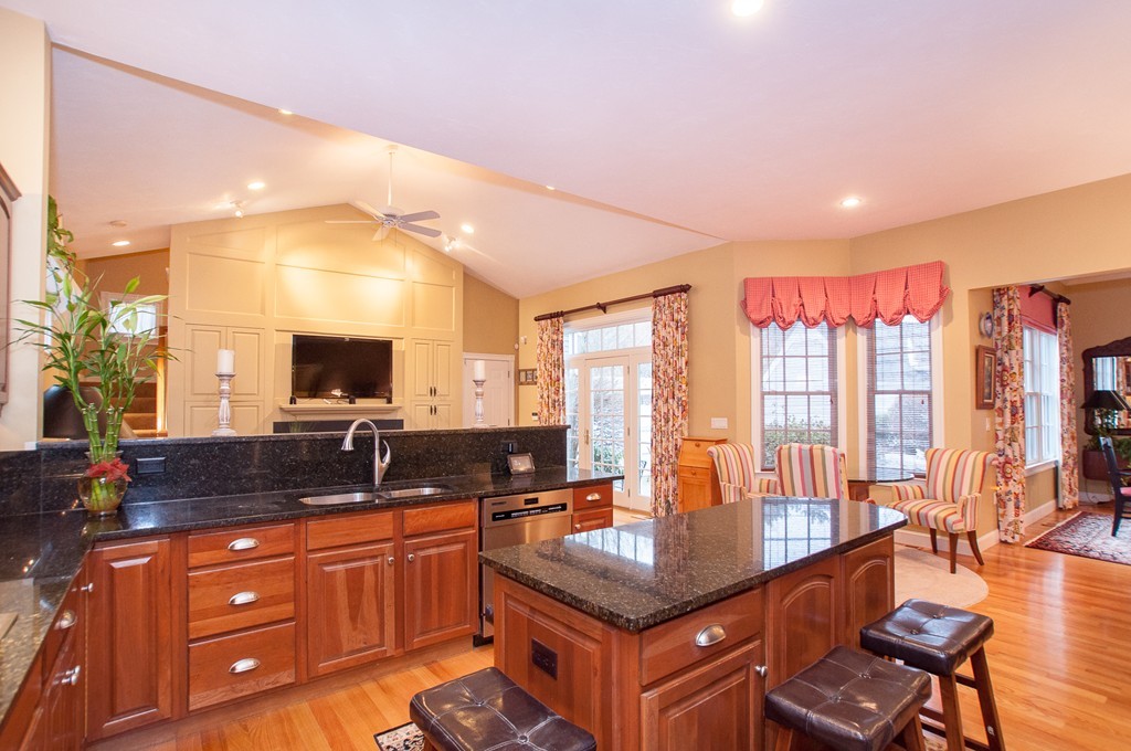 3 Ludlow Road, Unit 3 Quincy, MA 02171 - Photo 4 of 29 Gallery Image 4
