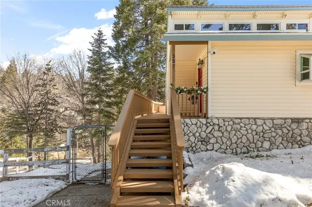 $424,000 | 337 Lookout Drive, Twin Peaks, CA 92391