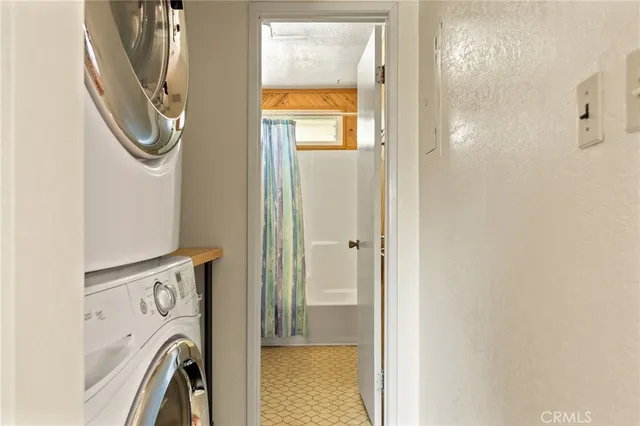 $424,000 | 337 Lookout Drive, Twin Peaks, CA 92391