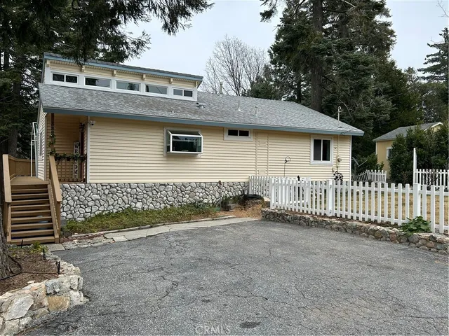 $424,000 | 337 Lookout Drive, Twin Peaks, CA 92391